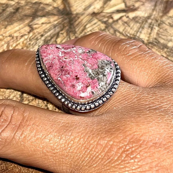“Serenity Stone” Pink Thulite Ring Size 7 1/2 - Picture 2 of 9